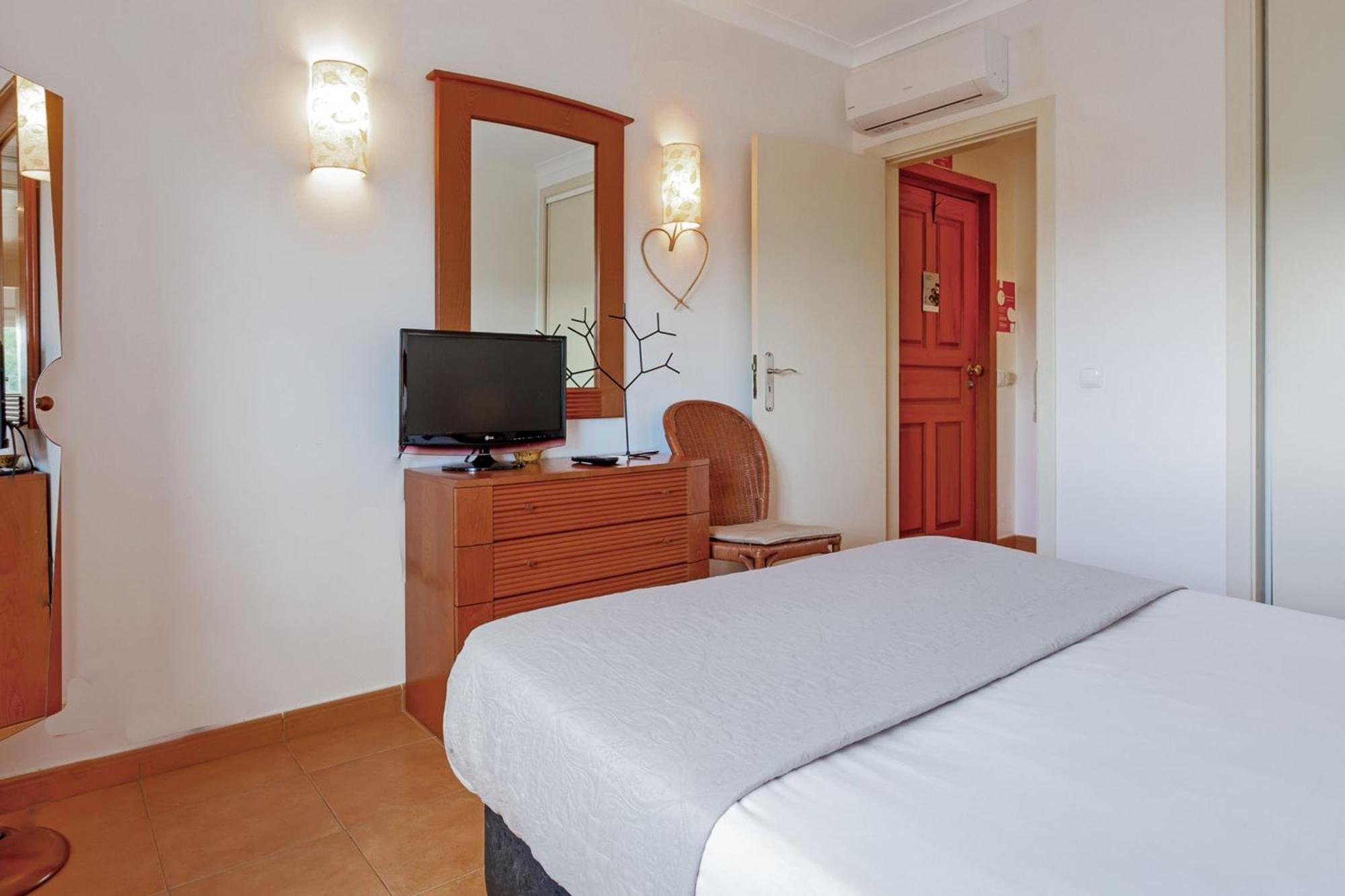 Golden 1 Bdr Flat W/ Balcony & Pool By Lovelystay Cabanas De Tavira Extérieur photo
